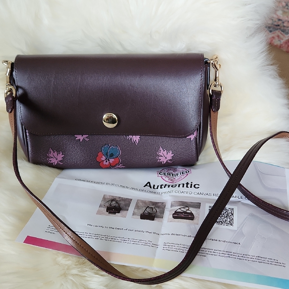 Beautiful Coach Burgundy Leather & Floral Reversible Crossbody Bag 💜🌸♥️